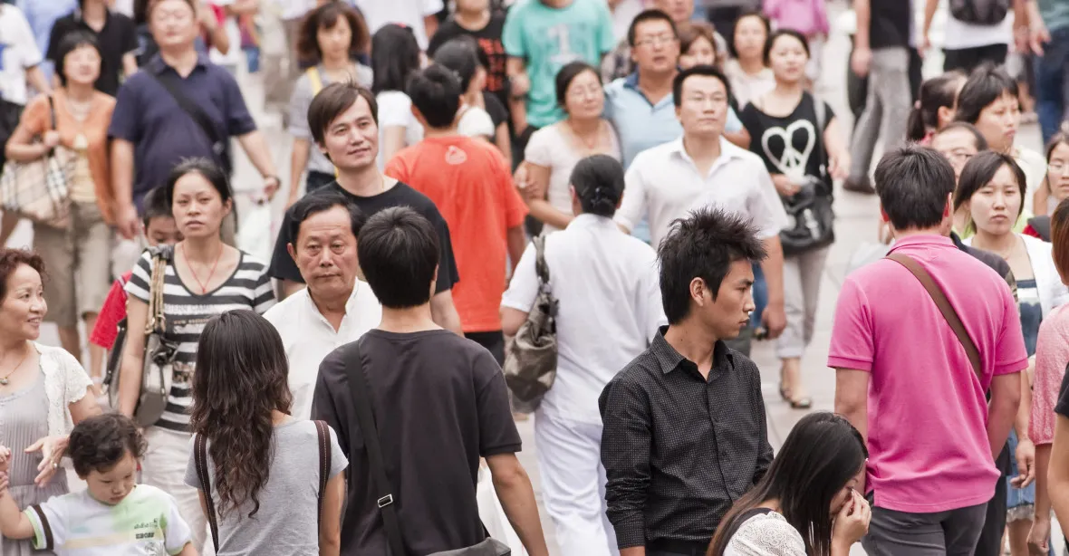 Čína zvažuje zákaz nosit oblečení, které „zraňuje city druhých“. Přichystá zákon