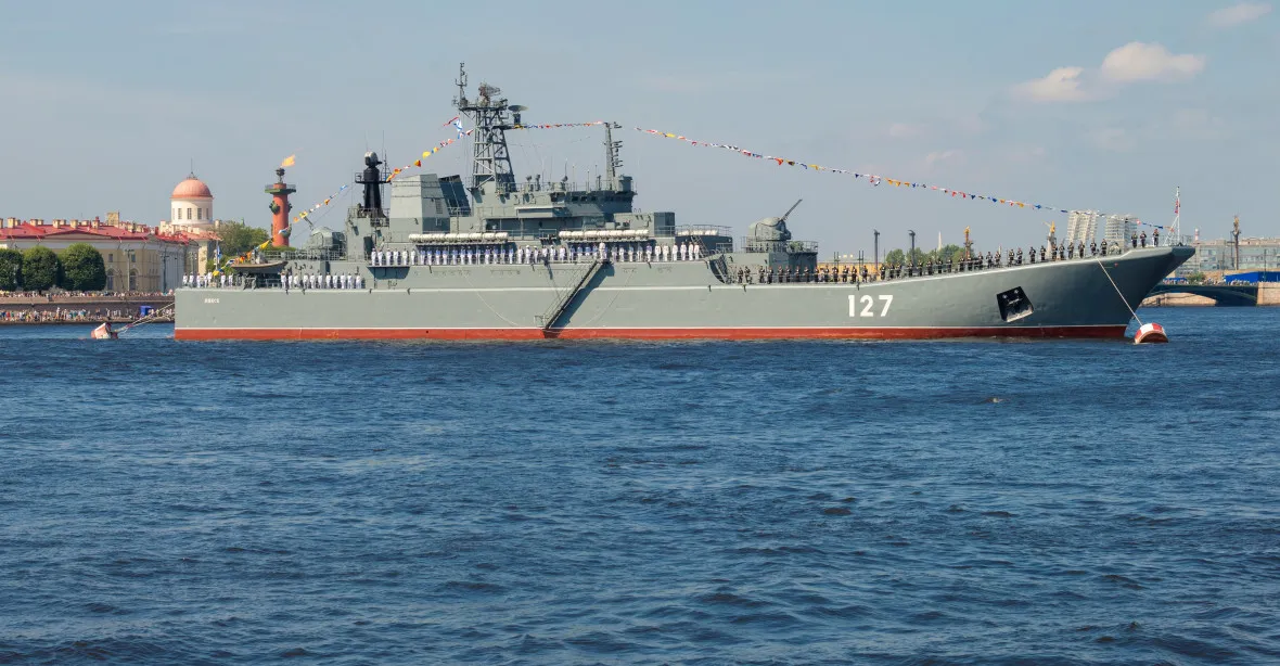 VIDEO: Zničená Ropucha. Z Krymu unikly snímky zasažené ruské lodi Minsk