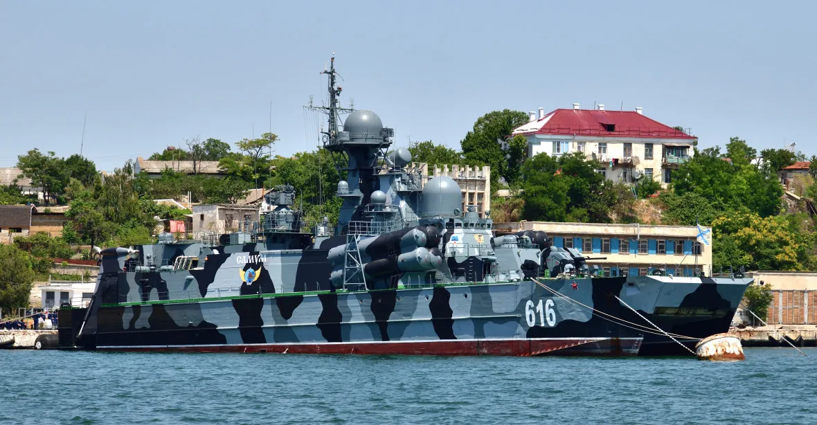 Ukrajinský námořní dron poškodil ruskou raketovou loď Samum