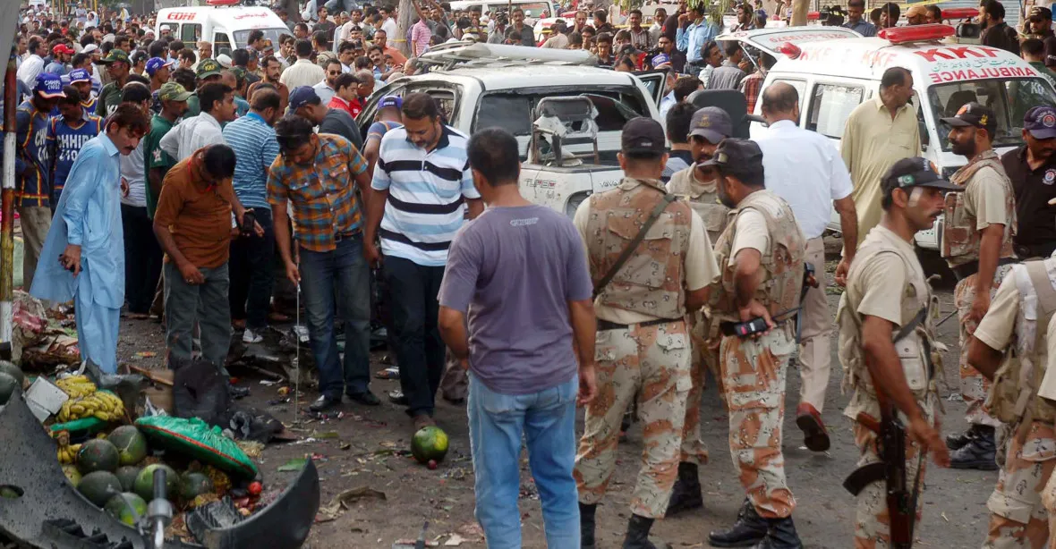 Pumový útok během oslav Mohameda. Sebevražedný atentátník zabil 52 muslimů a 50 jich zranil