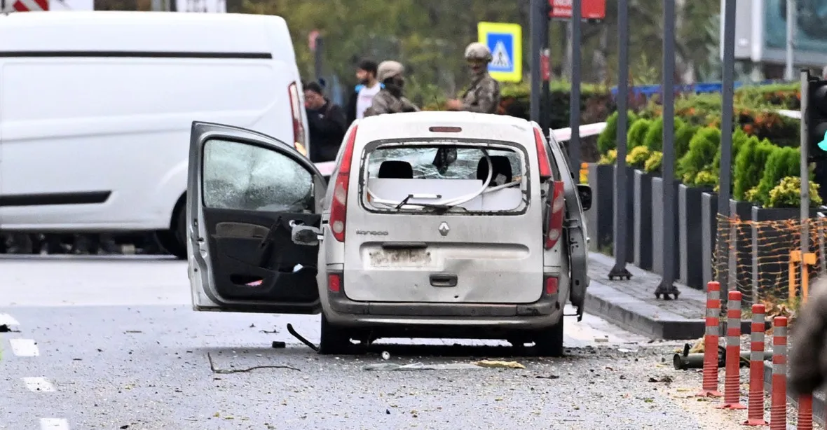 VIDEO: Teroristický útok v Turecku: u parlamentu se odpálil atentátník