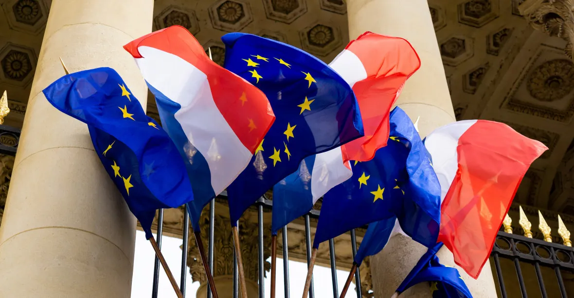 „Diskriminace vůči neanglofonním kandidátům.“ Francie si u soudu stěžuje na nepoužívání francouzštiny v EU