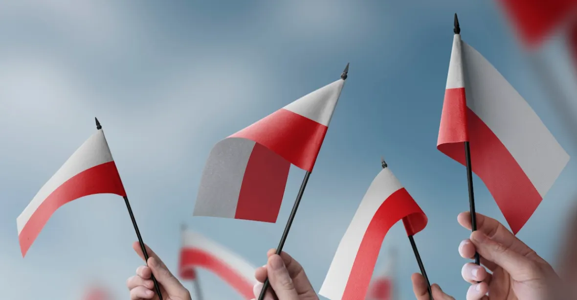 VIDEO: Polský svátek nezávislosti. Varšavou pochodovaly tisíce lidí