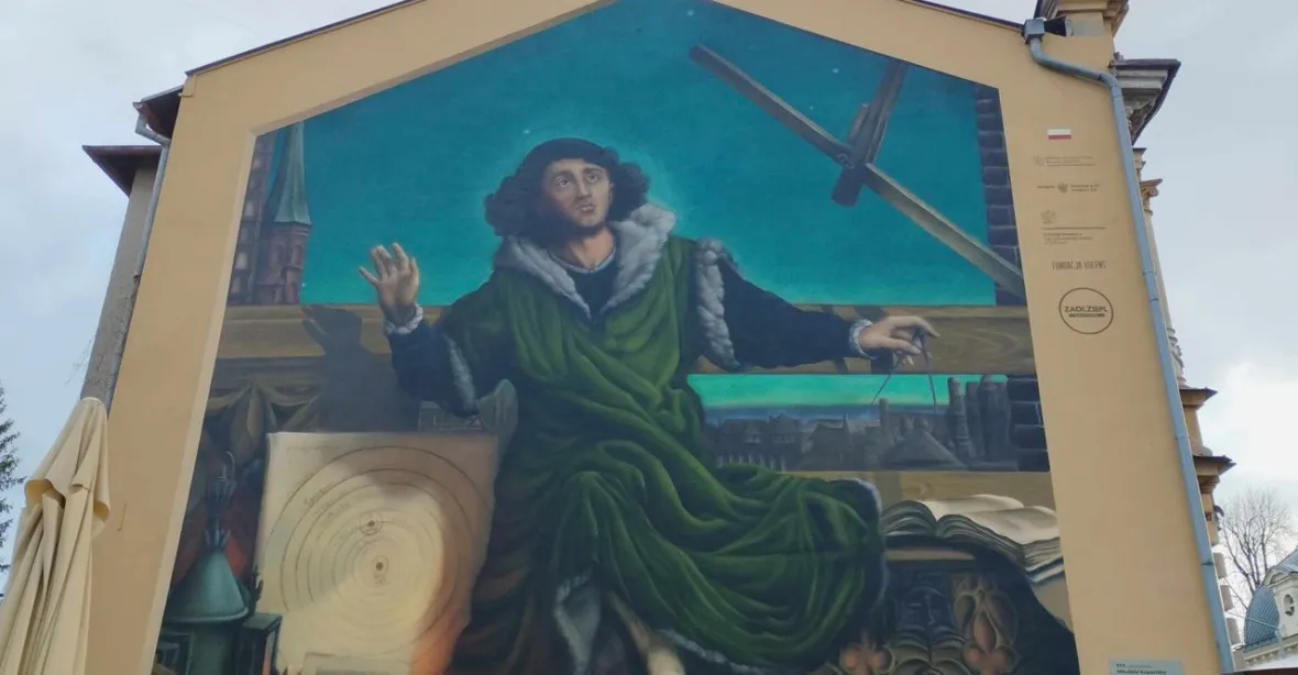 OBRAZEM: Koperníkova rozmluva s Bohem na novém murálu v Českém Těšíně