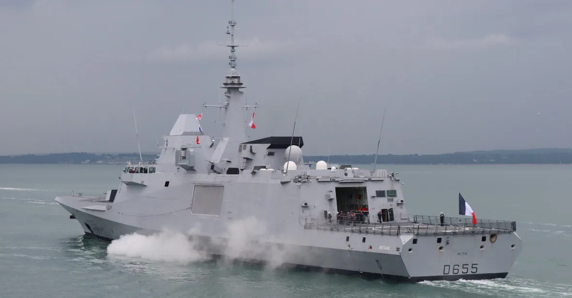 Francouzská fregata sestřelila drony v Rudém moři. Poslali je povstalci z Jemenu
