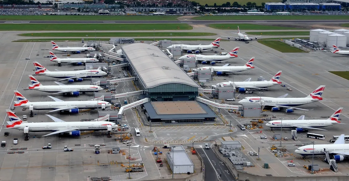 Saúdové mohou převzít kontrolu nad největším britským letištěm Heathrow