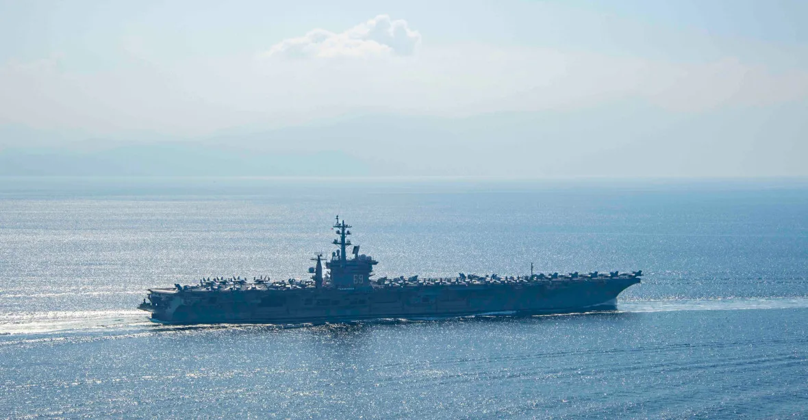 Válečným lodím USA hrozí Húsíové raketami, vyhlásili mobilizaci v severním Jemenu