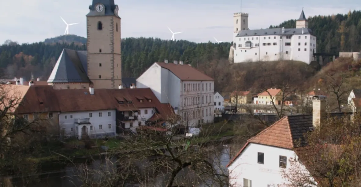 U hradu Rožmberk mají stát 250metrové větrníky. Výrazné ohrožení hodnot, varují památkáři