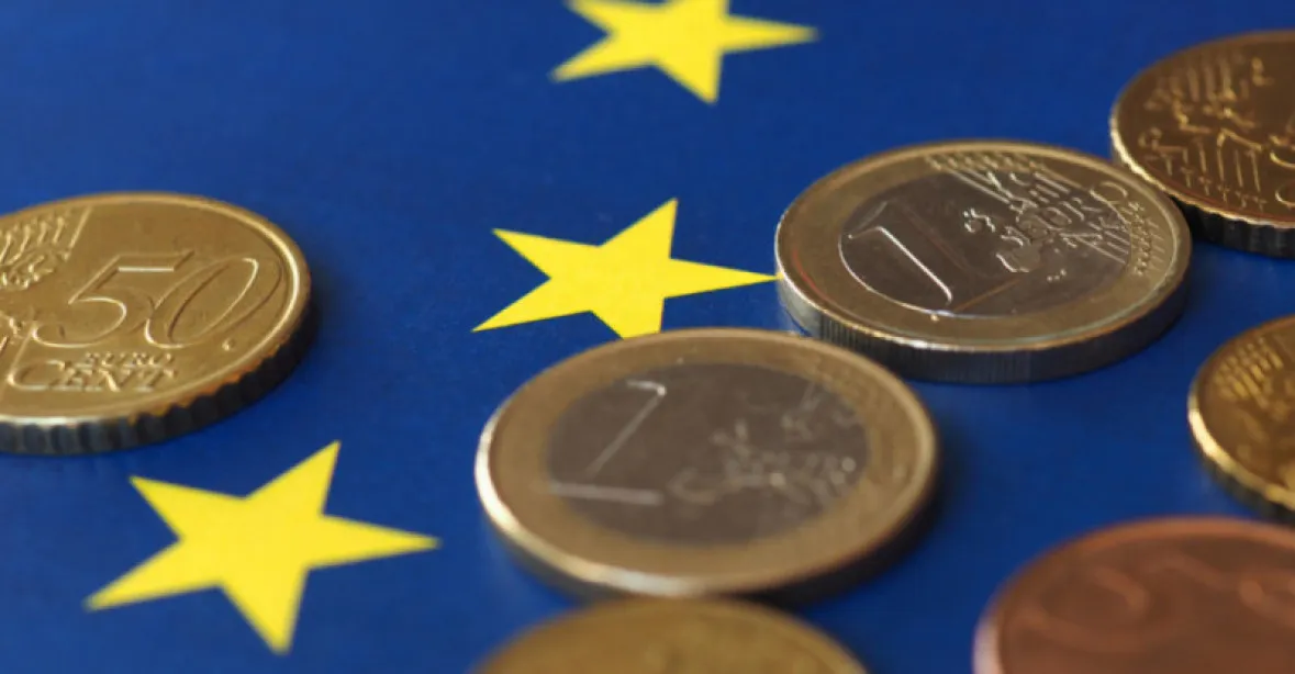 Euro chce určitě jen 8 % Čechů