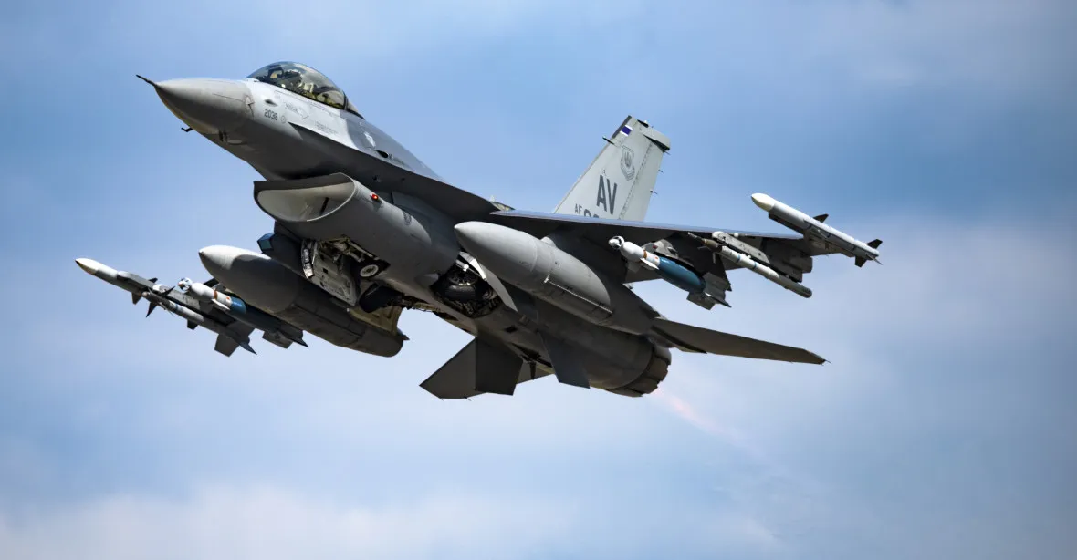 Americká vláda odměnila Turecko za schválení Švédska do NATO. Umožní jim prodej stíhaček F-16