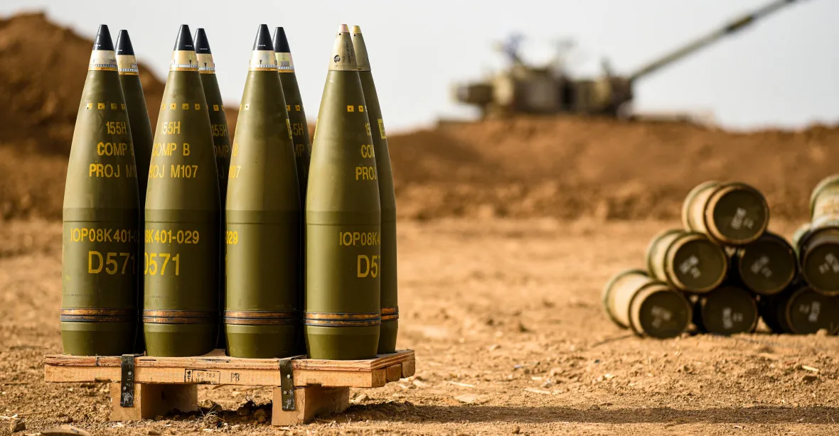 Milion granátů nikde. Češi urgují v EU skupovat munici pro Ukrajinu po celém světě