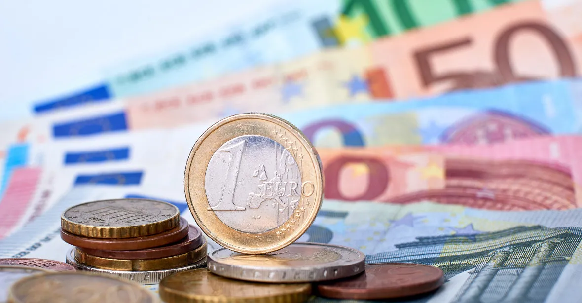 „Další faul hnutí STAN.“ Ministr Dvořák schytal od partnerů kritiku za zmocněnce pro euro