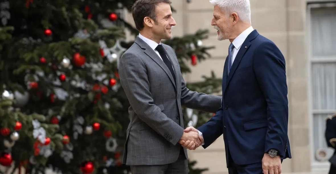 Francouzský prezident Macron přijede do Česka