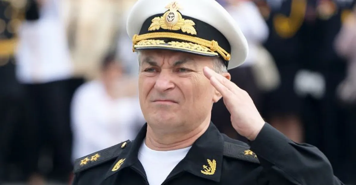 Velitel Černomořské flotily pyká za potopení lodi Cezar Kunikov. Byl odvolán