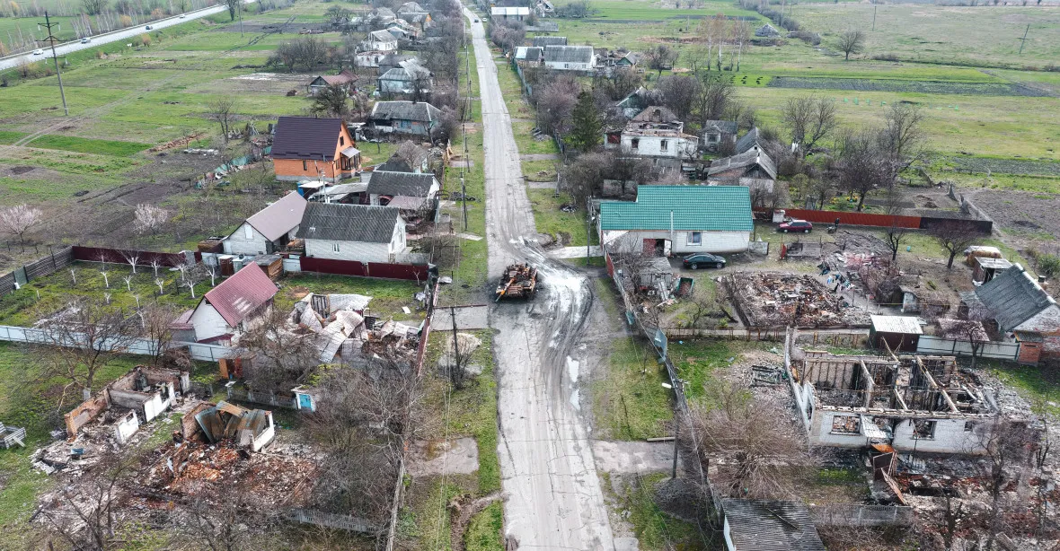 VIDEO: Vesnice Kozinka zpustošená ruskými vzbouřenci. Jejich operace údajně pokračuje