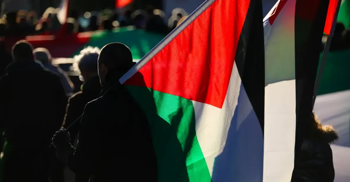 „Free Palestine.“ Stovky lidí včetně Kluse demonstrovaly na podporu Palestiny