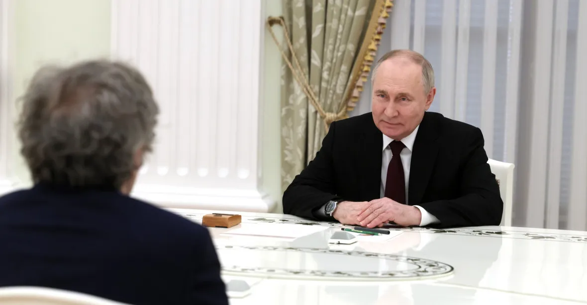 Kusturica poděkoval Putinovi „za historickou spravedlnost“ a požádal o peníze na filmy