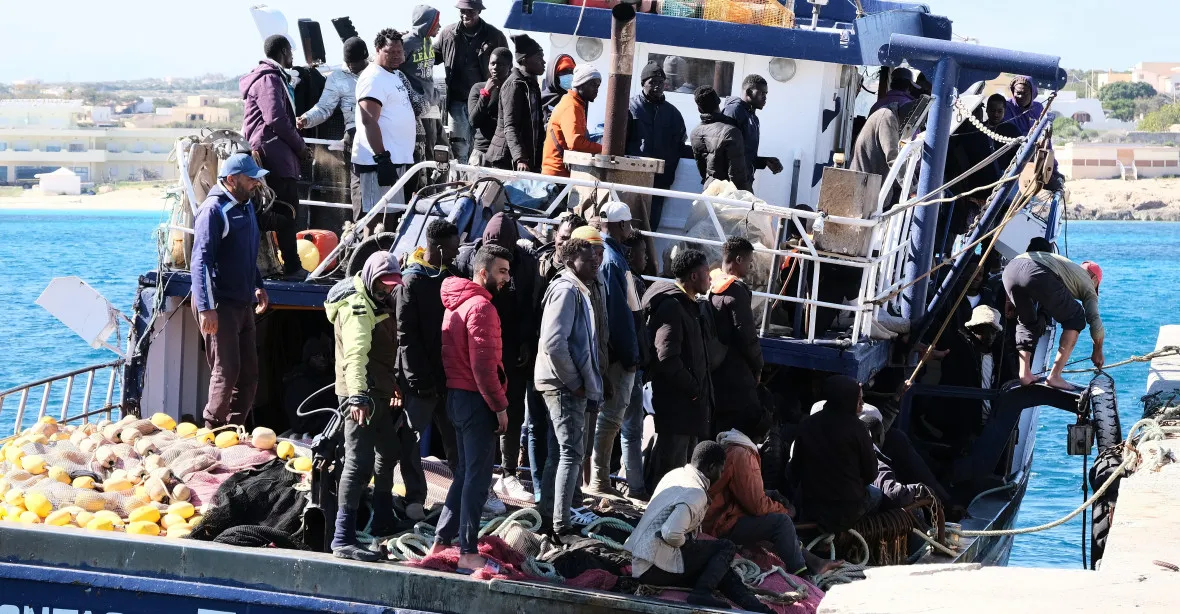 Migrační balíček rozděluje vládní koalici. „Nenabízí řešení. Vláda selhala“