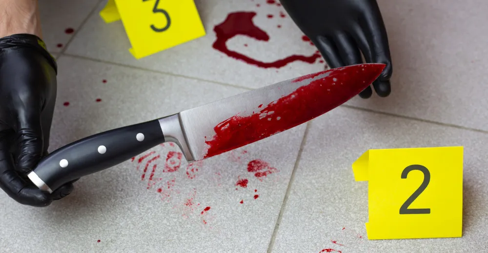 Dvojnásobná vražda za bílého dne. Rus s nožem zaútočil na dva Ukrajince