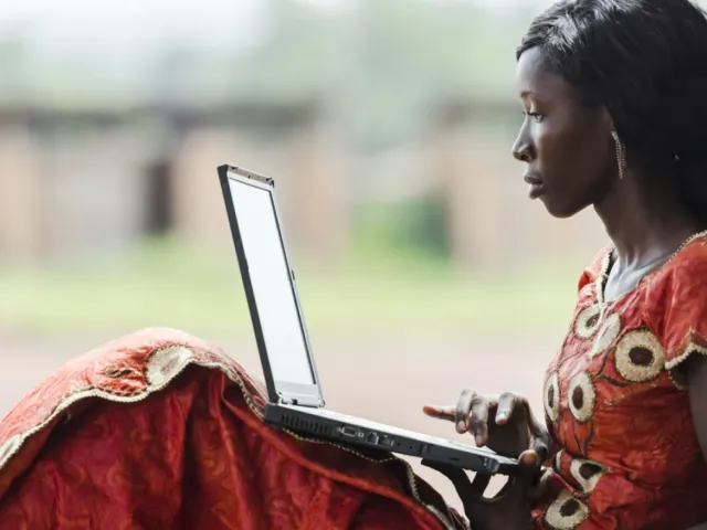VIDEO: Kontroly prsou před zkouškami. Studentky nigerijské univerzity je nemohou složit bez podprsenky