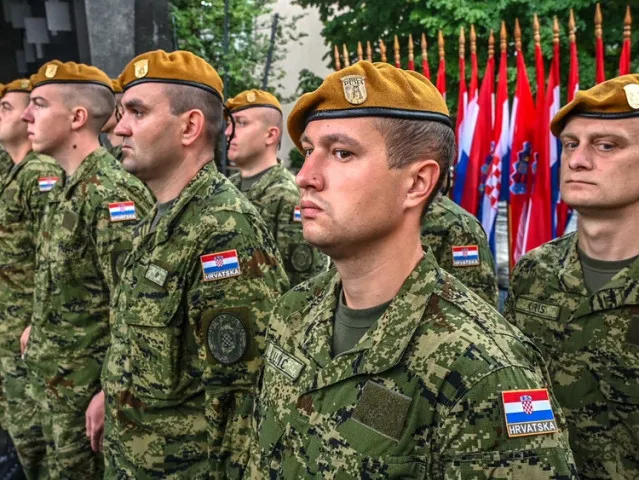 Chorvatsko obnovuje povinný vojenský výcvik pro muže nad 18 let
